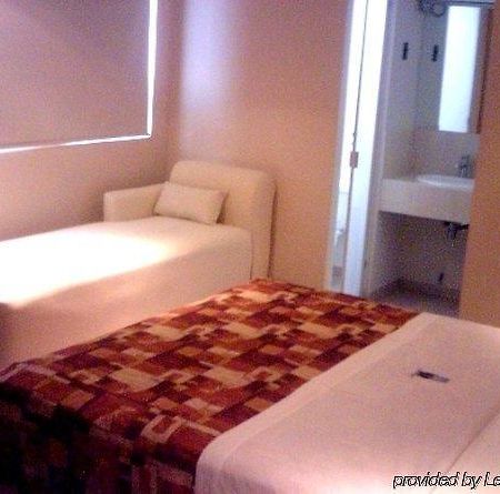 Hotel 402 มอนแตร์เรย์ ภายนอก รูปภาพ